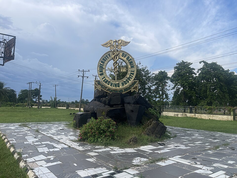 The hospital emblem at the entrance